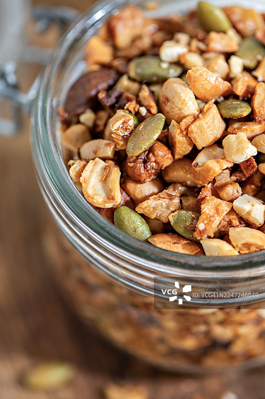 罐装自制格兰诺拉麦片图片素材