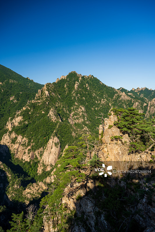从外雪岳望见的金刚山神仙台图片素材