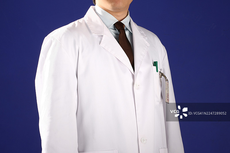 男人，上半身，长袍，医生袍，医生，研究员，职业图片素材