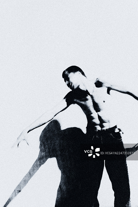 光明与肉体的战斗 2/3图片素材