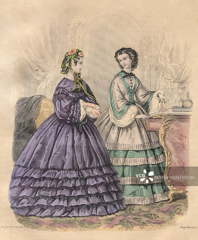维多利亚时代时尚插画，展示两位女士身着优雅的褶边连衣裙图片素材