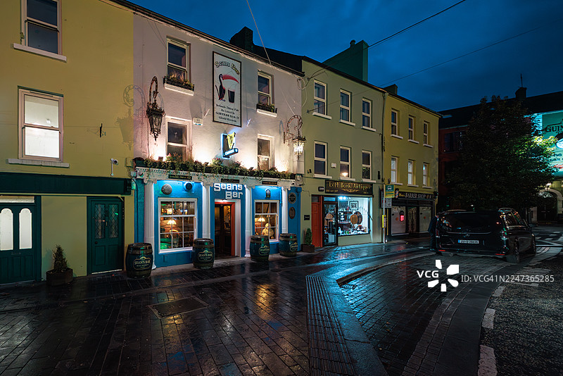 爱尔兰最古老的酒吧——肖恩酒吧，位于阿斯隆主街图片素材