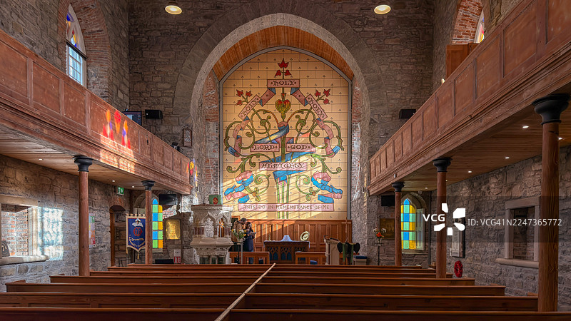 圣坛内部的鼓崖教堂景观图片素材