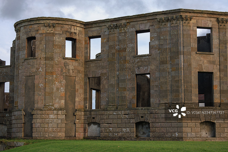 具有古典设计的英国国家信托基金会遗址图片素材