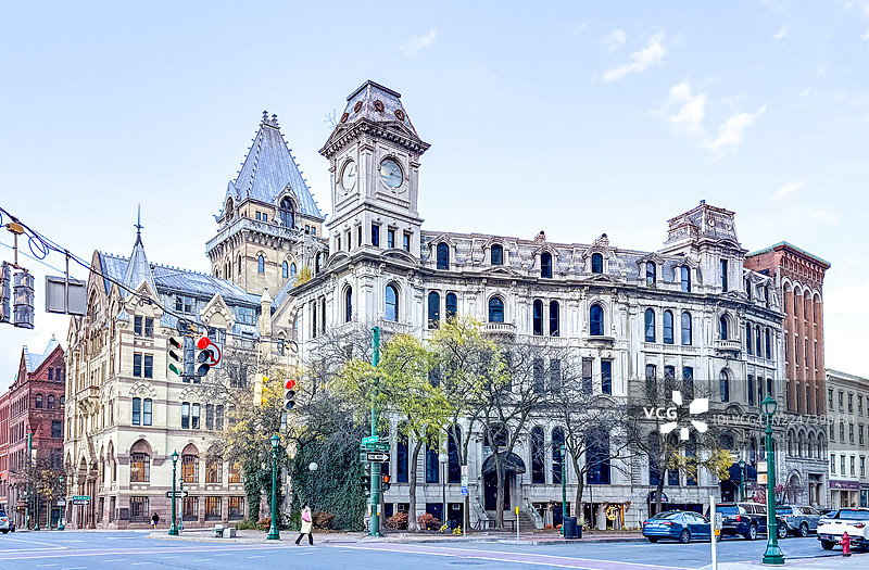 纽约锡拉丘兹市中心，格里德利大厦（中）和美国银行大厦（左）的部分景象图片素材