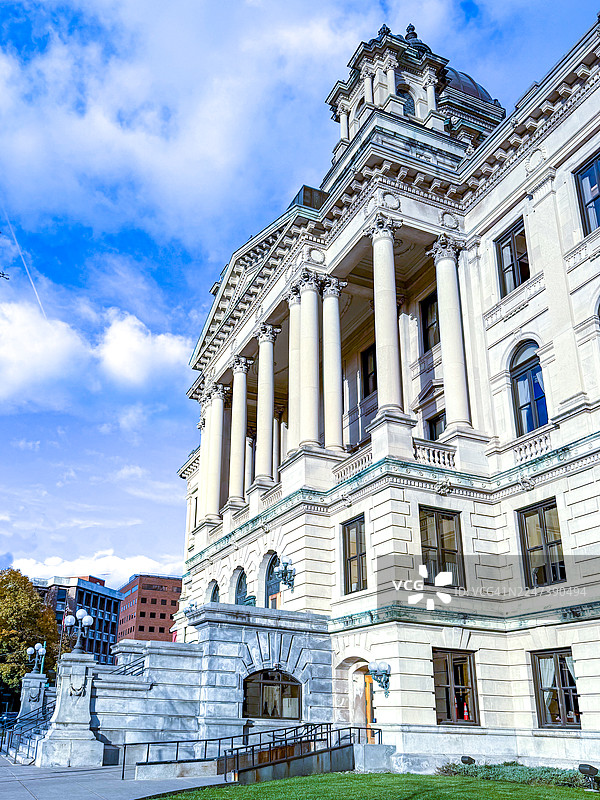 纽约州锡拉丘兹市中心的第四县法院图片素材