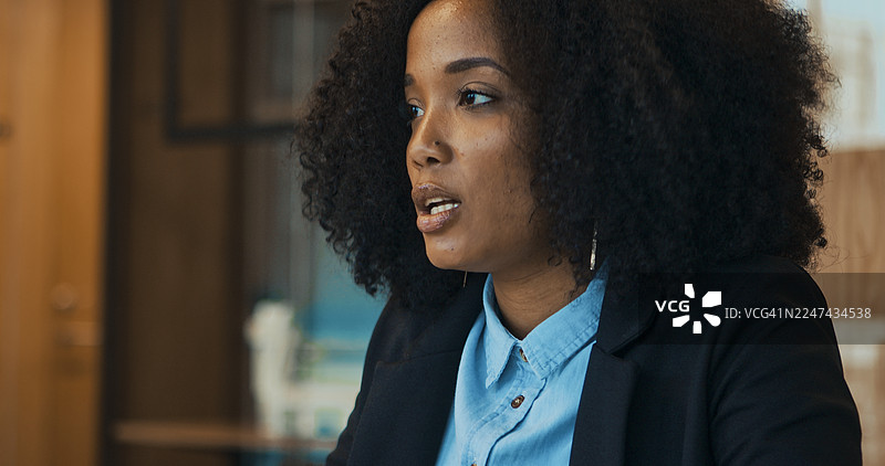 候选人与面试官图片素材