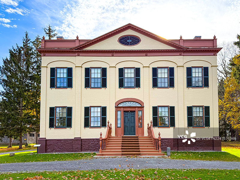 纽约州卡泽诺维亚洛伦佐州立历史遗址的豪宅正面视图图片素材