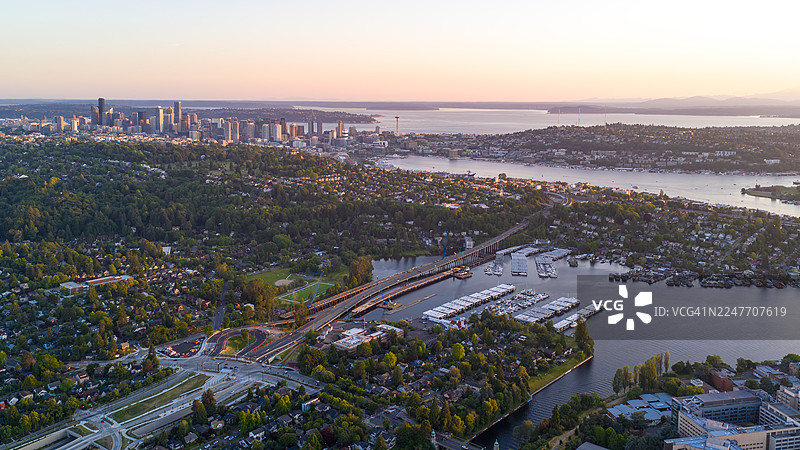 西雅图蒙特莱克国会山日落的航拍图图片素材