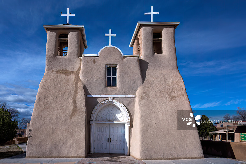新墨西哥州陶斯圣弗朗西斯德阿西斯天主教堂景观图片素材