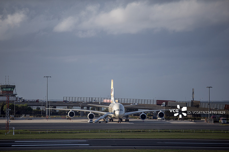 空客A380飞机在悉尼机场图片素材