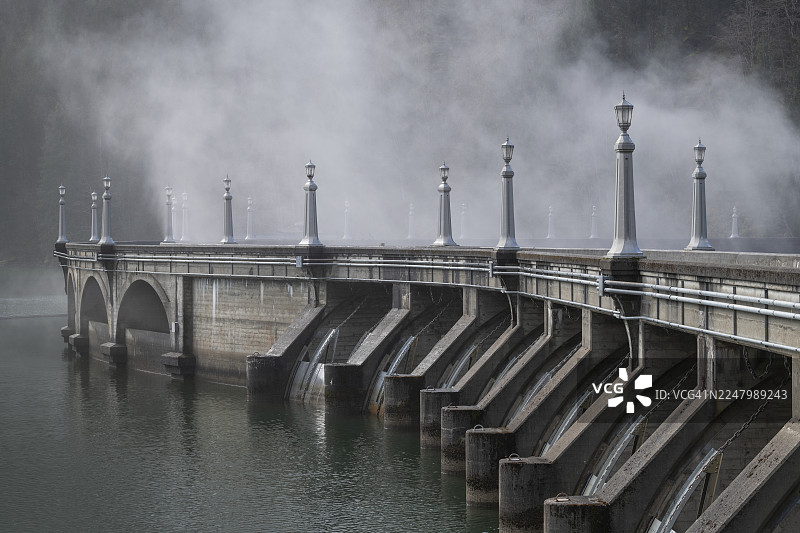 迪亚波罗大坝，北喀斯喀特山脉，华盛顿州图片素材