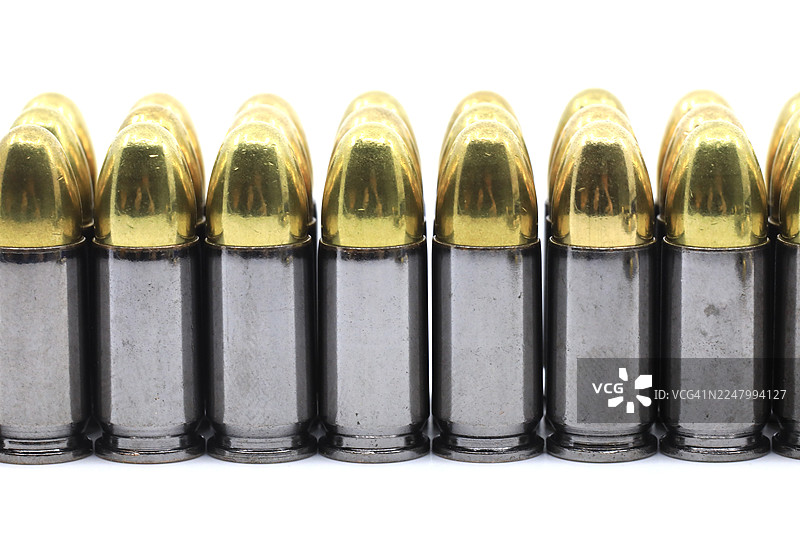 带钢制弹壳的手枪弹药图片素材