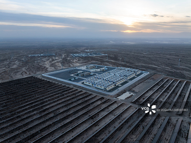 储能电站与太阳能电站图片素材