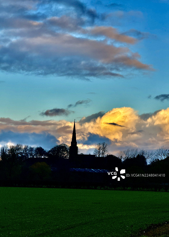 塞金顿塔姆沃思的黎明景象图片素材