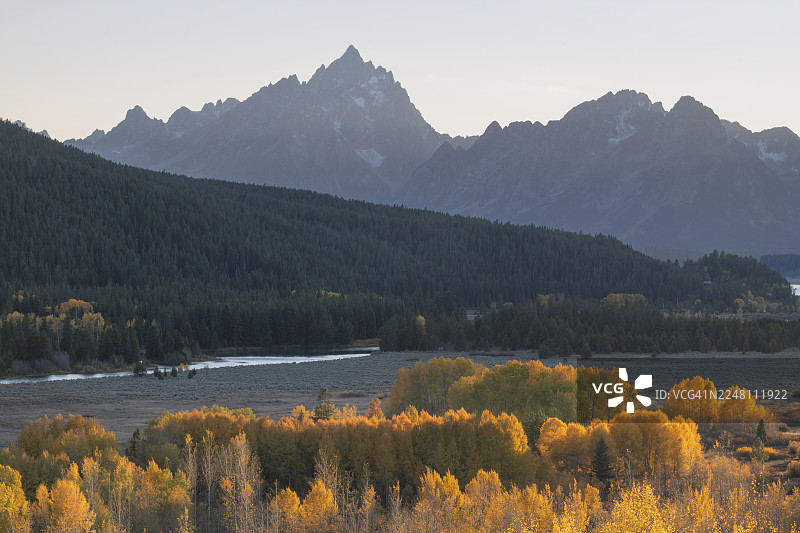 秋天的格兰特提顿国家公园图片素材