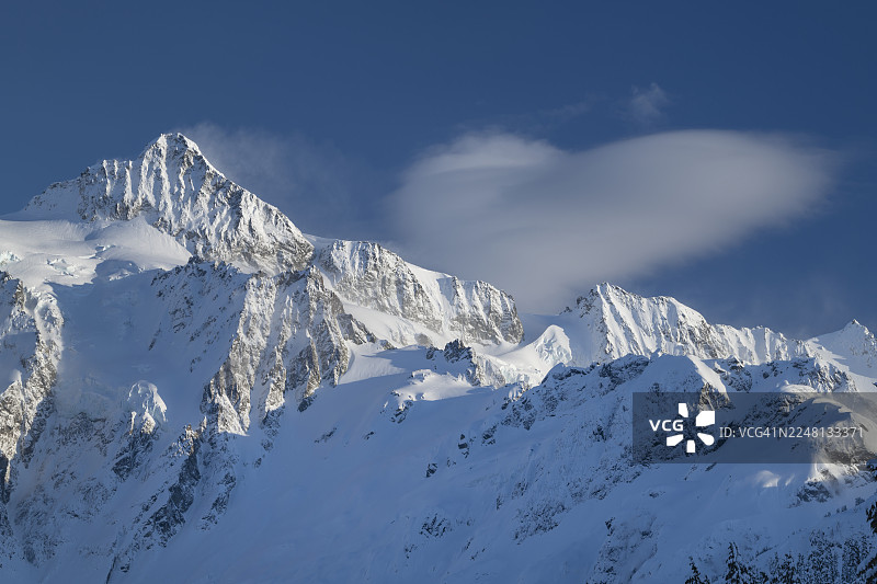 冬季的舒克珊山，北喀斯喀特山脉图片素材