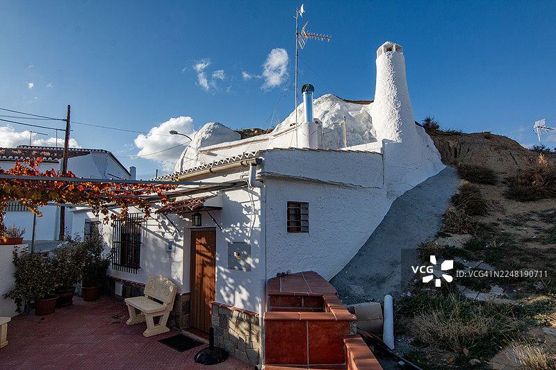 安达卢西亚瓜迪克斯一座粉刷过的洞穴房屋的传统外观图片素材