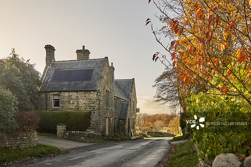 英格兰约克郡乡村的老农舍图片素材