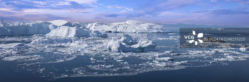 格陵兰伊卢利萨特，坎吉亚峡湾和科亚勒克冰川图片素材