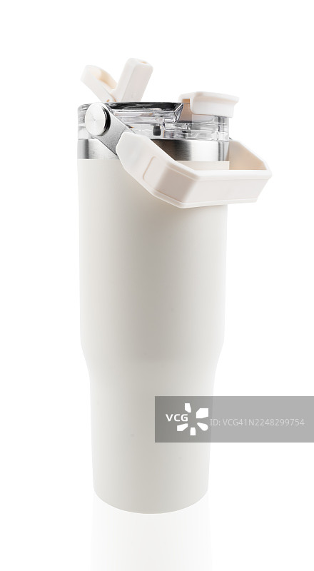 带把手的保温杯冷库。不锈钢保温杯马克杯，孤立在白色背景上，保存剪切路径。图片素材
