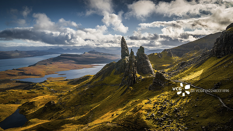 苏格兰斯凯岛的斯托尔老人岩石构造图片素材