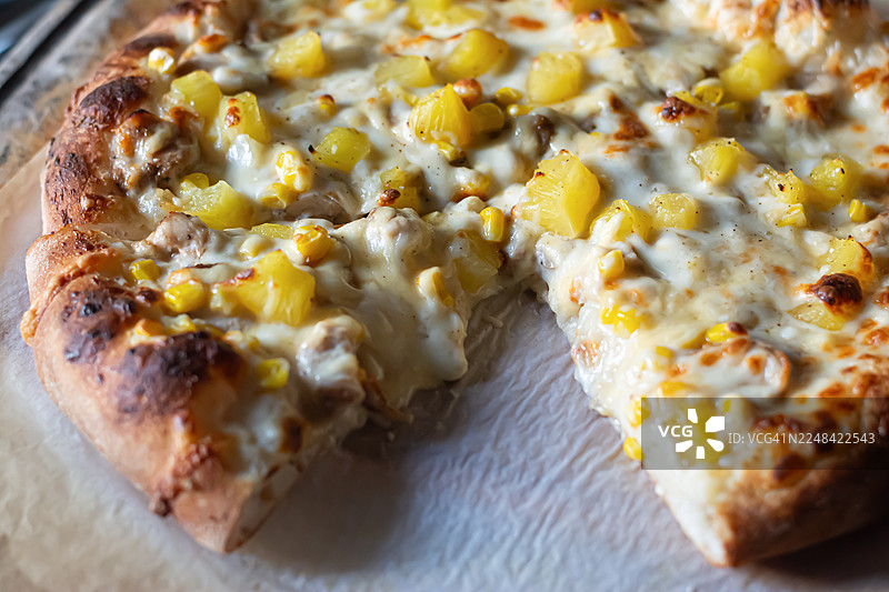 夏威夷鸡肉菠萝玉米披萨图片素材