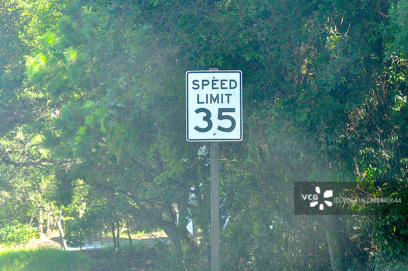 限速35标志图片素材
