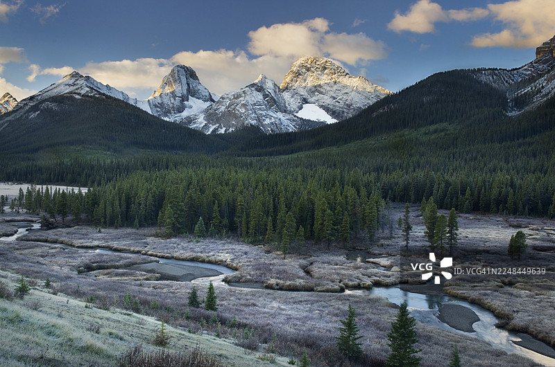 卡纳纳斯基斯乡村的日出，阿尔伯塔图片素材