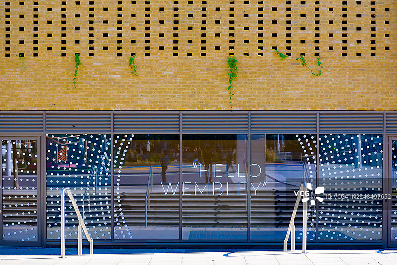 现代设计装饰店，位于温布利球场奥林匹克大道旁。图片素材