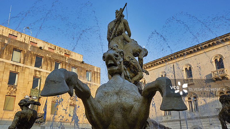 黛安娜喷泉,锡拉库萨的黛安娜喷泉,城市景观中的神话雕塑宏伟喷泉,西西里巴洛克城镇,西西里巴洛克角落,诺托谷地晚期巴洛克城镇,联合国教科文组织世界遗产,西西里图片素材