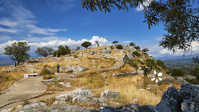 希腊伯罗奔尼撒半岛迈锡尼的古迹山丘，迈锡尼是古典时代前的重要城市，也是联合国教科文组织世界文化遗产。图片素材