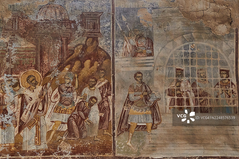 圣尼古拉斯后拜占庭教堂,建于公元17世纪,内部壁画以丰富的细节描绘了古代场景和人物,位于世界遗产地、中世纪拜占庭遗址米斯特拉斯,斯巴达西北部的山麓。图片素材