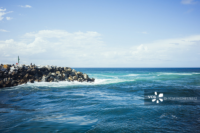 澳大利亚新南威尔士州南海岸纳鲁玛的密封岩石海岸风光图片素材