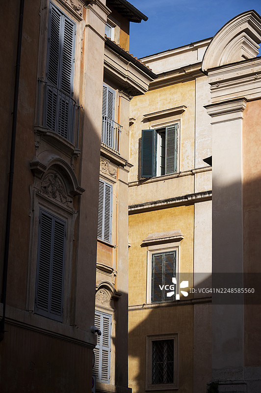 罗马色彩斑斓的宏伟建筑图片素材
