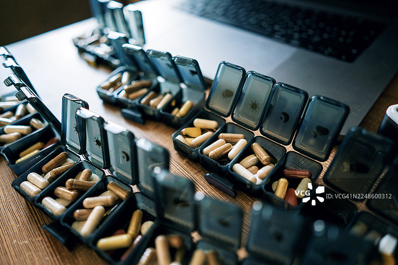 每周都有集装箱进行开发图片素材