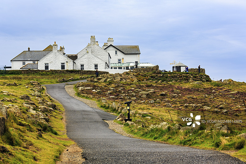 第一家也是最后一家房屋，历史纪念品商店，陆地尽头，兰兹角，彭赞斯，彭威思半岛，康沃尔，英格兰，英国图片素材