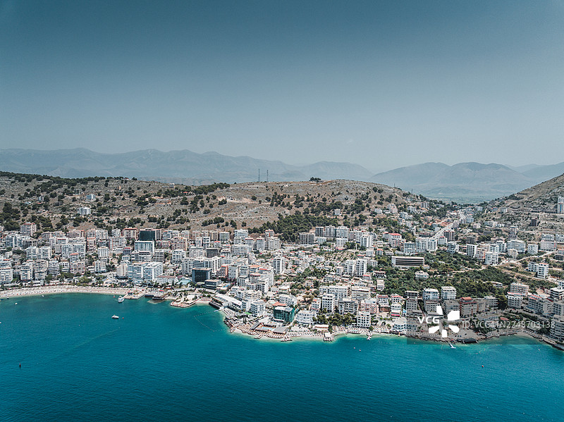 从空中视角拍摄的萨兰达，弗洛勒县，阿尔巴尼亚图片素材