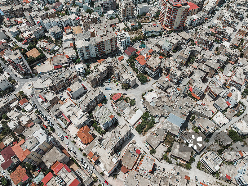 阿尔巴尼亚，弗洛勒县，萨兰达市中心建筑的航拍图图片素材