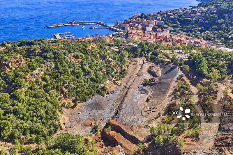 意大利厄尔巴岛的里奥马里纳村图片素材