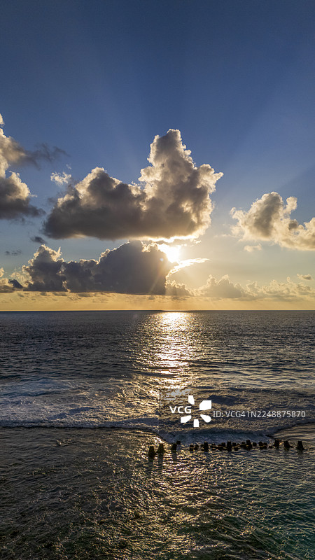 俯瞰马尔代夫富瓦穆拉岛的航拍图图片素材