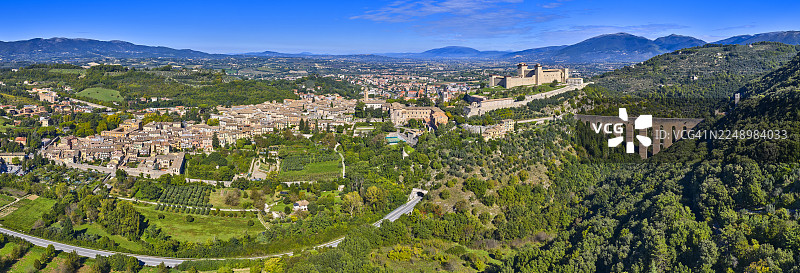 意大利翁布里亚斯波莱托小镇风光图片素材