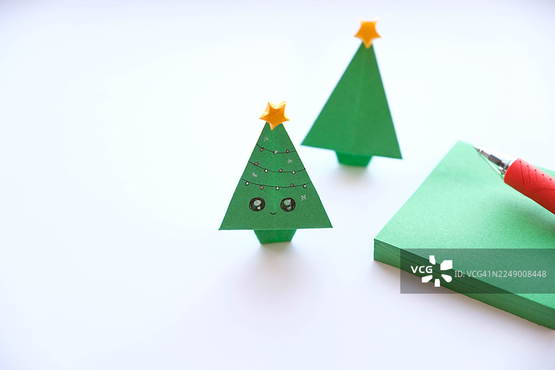 便利贴折纸圣诞树图片素材