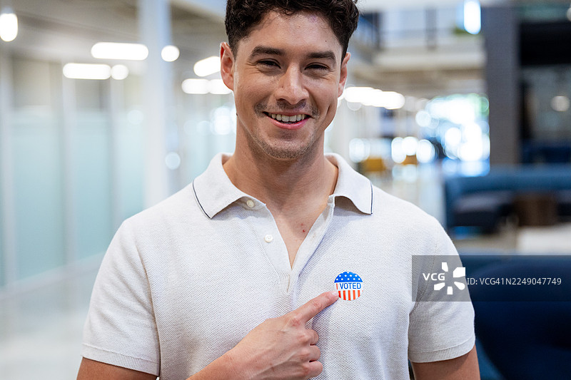 年轻选民对选举充满信心图片素材