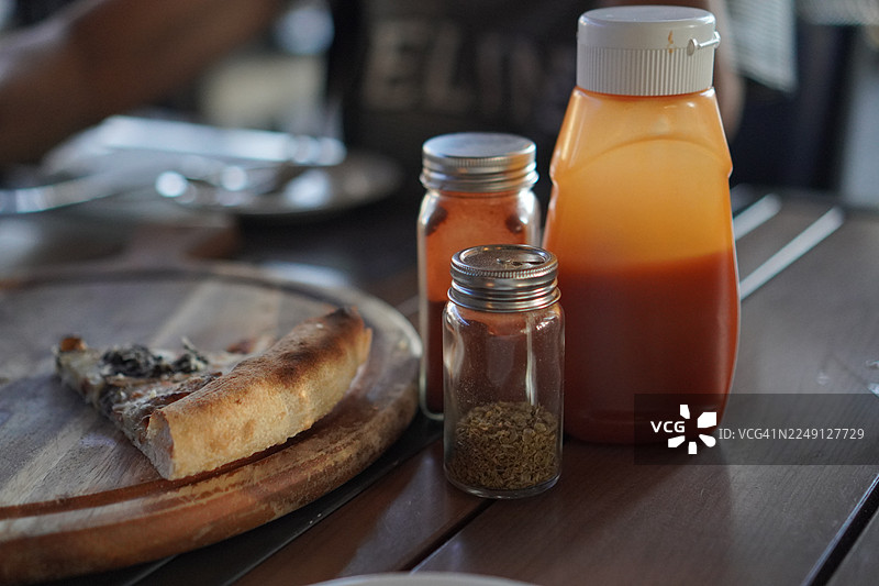 自制松露蘑菇披萨图片素材