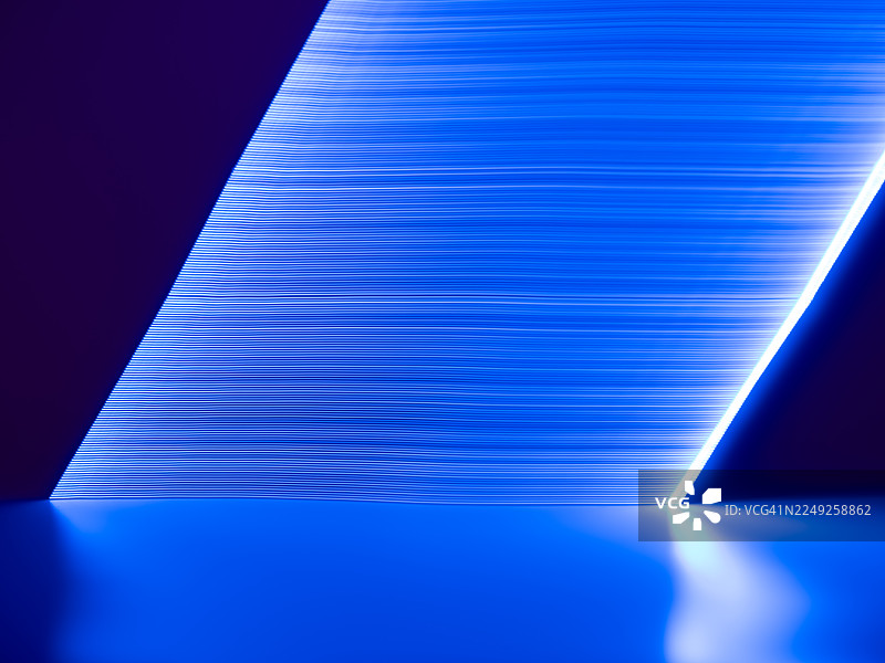 LED灯带光绘。长曝光。蓝色抽象科技背景。图片素材