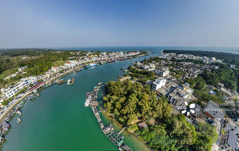 俯瞰海南琼海潭门镇渔船港风光图片素材