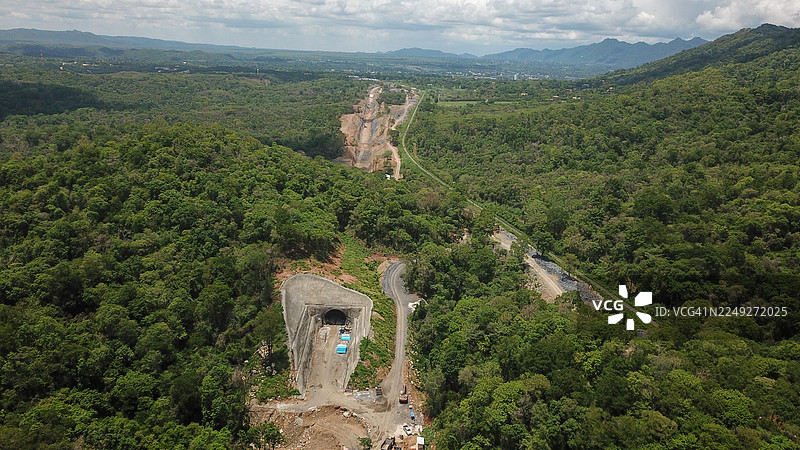隧道掘进、钻孔与爆破图片素材