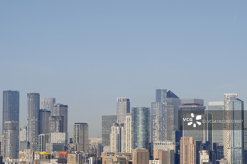 从高处俯瞰金丝雀码头摩天大楼图片素材