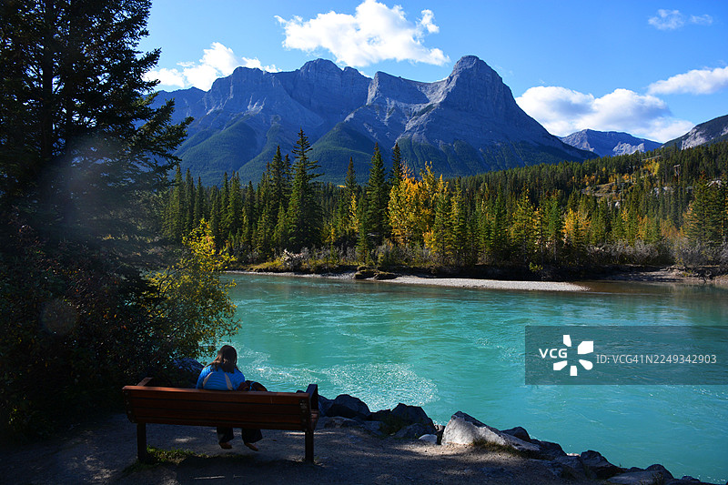 加拿大坎莫尔弓河图片素材